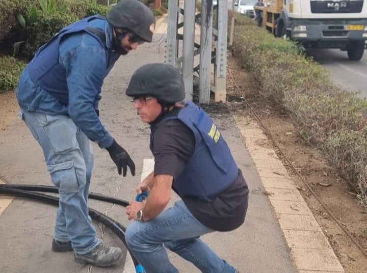 עובדי חח"י מתקנים תקלות בזמן המלחמה צילום דוברות החברה
