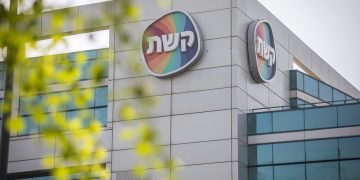 יס ופלאפון בחרם פרסומות ב – 12 ובמקביל פיצוץ בין קשת ויס על המשך הסכם השידורים