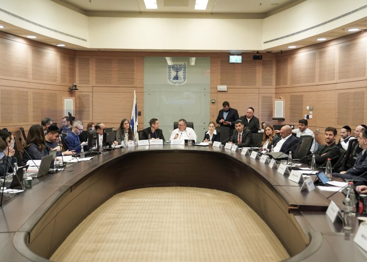 דיון בוועדת כלכלה בנושא הטלפונים הכשרים צילום משה שם טוב דוברות הכנסת