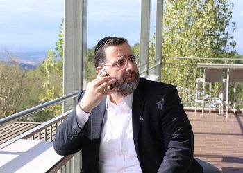 ח"כ אברהם בצלאל מש"ס: להקים אנטנות סלולריות על מבני ציבור בתשלום אחיד