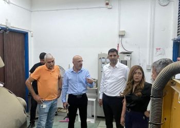 הטיפול בסוגיית ההפרדה המבנית בין בזק ו –  yes – ברבעון האחרון של השנה