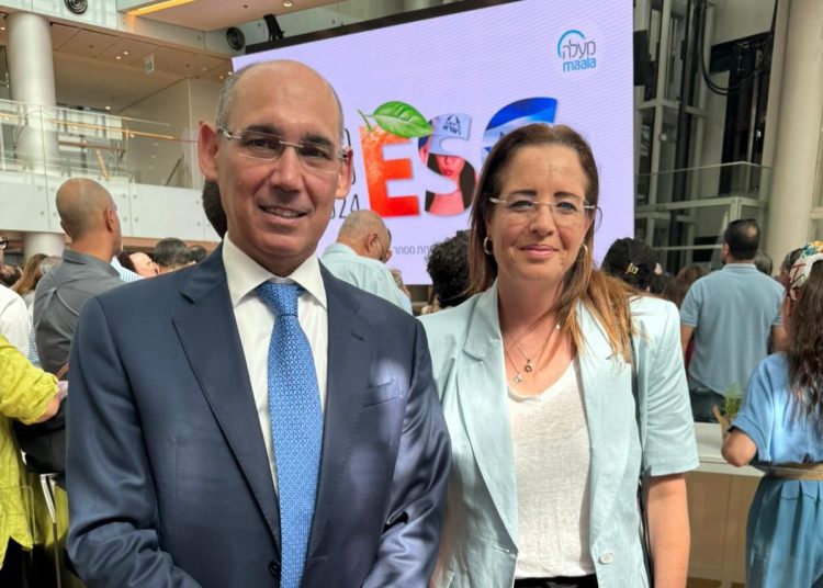 דגנית קרמר משנה למנכ"ל פרטנר וירון אמיר נגיד בנק ישראל צילום יעל צור