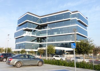 בזק דורשת לדחות על הסף העתירות נגדה בסוגיית מחירי השוק הסיטונאי