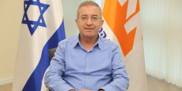 מנכ"ל חברת החשמל נפגש עם צמרת משרד התקשורת לדיון על כניסה לתחום הסלולר
