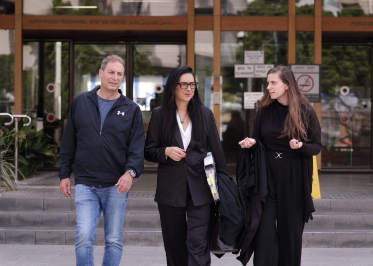 מימין עורכות הדין דפנה שטינברג ואיריס ניב סבאג ורון אילון צילום יחסי ציבור