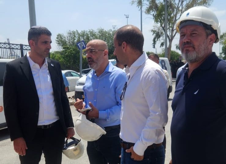 שר התקשורת שלמה קרעי בסיור עם ראשי בזק בצפון צילום דוברות משרד התקשורת