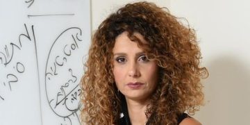 בלעדי |קיסטון יושבת על הגדר וממתינה להתפתחויות בעסקת בזק-אקסלרה