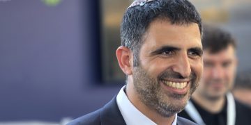 קרעי מתכוון לבדוק מדוע החברות הסלולריות מונעות ניסוי של חח"י בתחום הסלולר