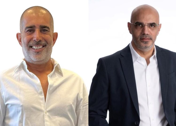 מימין ניר דוד מנכ"ל בזק צילום אלעד גוטמן ואיציק בן אליעזר מנכ"ל גילת טלקום צילום איה פרץ