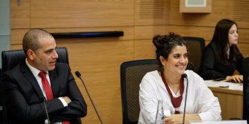 היועצת המשפטית לכנסת מציבה קו אדום: רפורמת השידורים חייבת להידון בוועדת הכלכלה בלבד