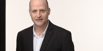 בלעדי |סמנכ"ל טכנולוגיות המידע של בזק בינלאומי פורש