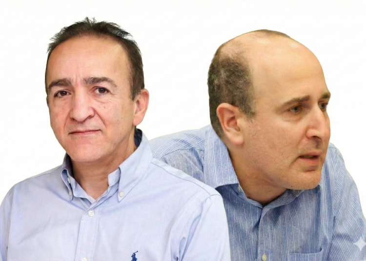 מימין מנכ"ל משרד התקשורת אלעד מקדסי צילום נועם מושקוביץ דוברות הכנסת ומשמאל מהרן פרוזנפר ראש אגף התקציבים צילום דוברות משרד האוצר