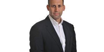 בזק מהדקת את הקשר עם איתיסלאט