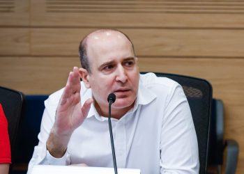 המדינה מסדרת מחדש את אגרות התקשורת – אבל גם תחזיר מיליוני שקלים לחברות