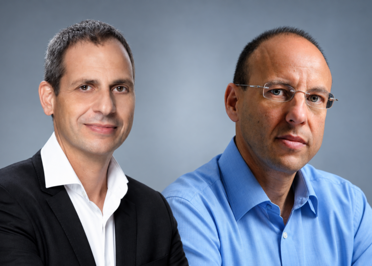 מימין יו"ר IBC גיל שרון צילום אייל יצהר ויוסי חבר מנכ"ל החברה צילום רמי זרנגר