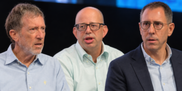 הקרב על החשמל של ה-AI: עימות פומבי בין שמחון לשביט על עתיד חוות השרתים