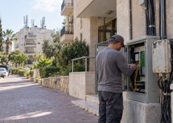 הוט מאיצה הסבת לקוחות לסיבים על גבי רשת בזק באזורים שבהם IBC אינה פרוסה